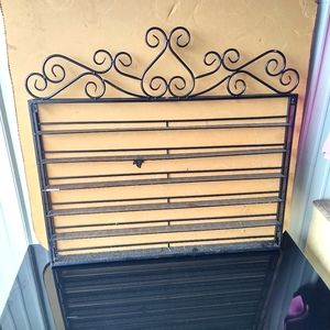 Wall hanging six tier shelf